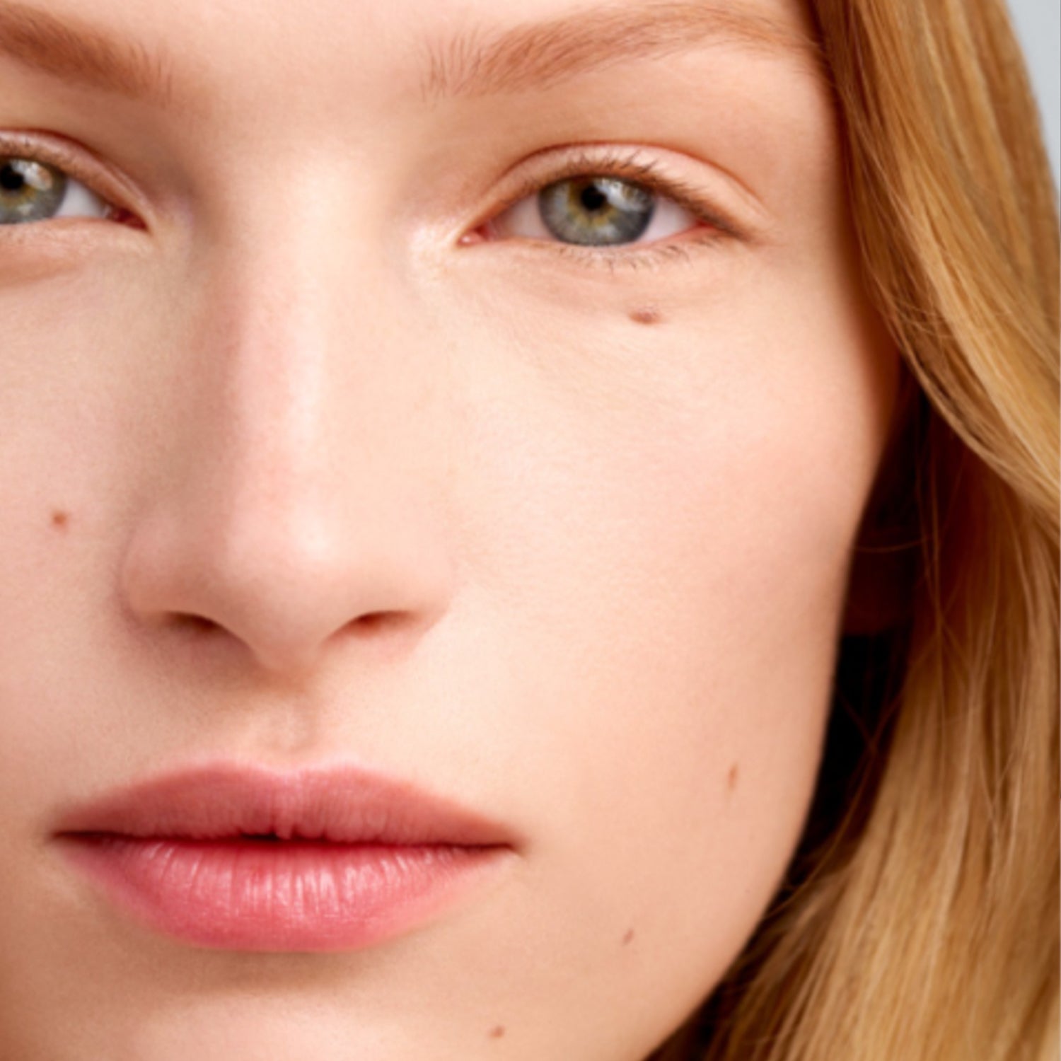 Vital Skin Foundation Stick